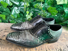 Afbeelding in Gallery-weergave laden, geweldig mooie veterschoen met python leer Sendra maat 45