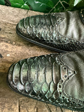 Afbeelding in Gallery-weergave laden, geweldig mooie veterschoen met python leer Sendra maat 45