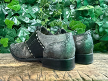Afbeelding in Gallery-weergave laden, geweldig mooie veterschoen met python leer Sendra maat 45