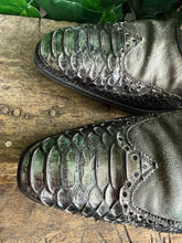 Afbeelding in Gallery-weergave laden, geweldig mooie veterschoen met python leer Sendra maat 45