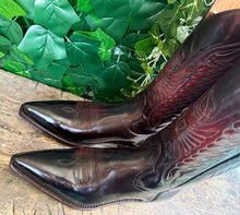 Afbeelding in Gallery-weergave laden, Hele mooie vintage leren laarzen van Sendra maat 40
