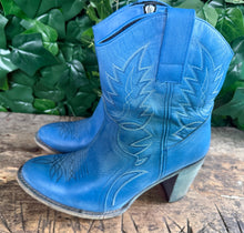 Afbeelding in Gallery-weergave laden, gewoon Nieuwe laarsjes van Sendra maat 37