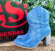 Afbeelding in Gallery-weergave laden, gewoon Nieuwe laarsjes van Sendra maat 37