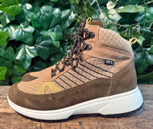 Afbeelding in Gallery-weergave laden, bijna Nieuwe hoge sneakers van Xsensible maat 39 (wijdte H)