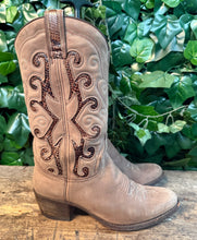 Afbeelding in Gallery-weergave laden, mooie laarzen met python leer van Sendra maat 37