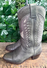 Afbeelding in Gallery-weergave laden, zo goed als nieuw mooie laars van Sendra maat 38