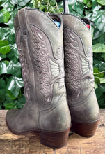 Afbeelding in Gallery-weergave laden, zo goed als nieuw mooie laars van Sendra maat 38