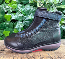 Afbeelding in Gallery-weergave laden, prachtige aparte hoge sneakers Xsensible maat 41(wijdte G)