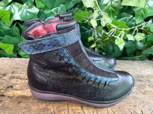 Afbeelding in Gallery-weergave laden, prachtige aparte hoge sneakers Xsensible maat 41(wijdte G)