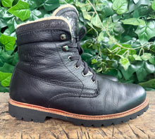 Afbeelding in Gallery-weergave laden, bijna Nieuwe gevoerde boots van Panama Jack maat 45