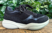 Afbeelding in Gallery-weergave laden, bijna Nieuwe sneakers van Xsensible maat 38 (wijdte HX)
