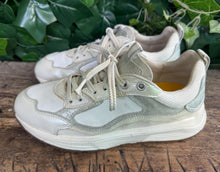 Afbeelding in Gallery-weergave laden, zo goed als nieuw sneakers van Xsensible maat 39 (wijdte G)