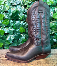 Afbeelding in Gallery-weergave laden, Nieuwe mooie leren laarzen van Sendra maat 42
