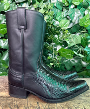 Afbeelding in Gallery-weergave laden, Nieuwe mooie laarzen met python leer van Sendra maat 41