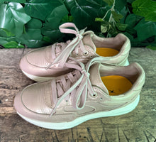 Afbeelding in Gallery-weergave laden, bijna Nieuwe sneakers van Xsensible maat 37 (wijdte G)