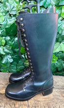 Afbeelding in Gallery-weergave laden, Prachtige vintage leren rijglaarzen van Sendra , maat 37