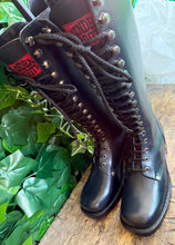 Afbeelding in Gallery-weergave laden, Prachtige vintage leren rijglaarzen van Sendra , maat 37