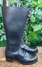 Afbeelding in Gallery-weergave laden, Prachtige vintage leren rijglaarzen van Sendra , maat 37
