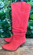 Afbeelding in Gallery-weergave laden, Nieuwe mooie suede laarzen van Sendra maat 37