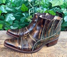 Afbeelding in Gallery-weergave laden, zo goed als nieuw mooie vintage leren laarzen van Sendra maat 42