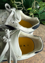 Afbeelding in Gallery-weergave laden, bijna Nieuwe sneakers van Xsensible maat 39 (wijdte G)