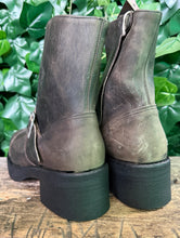 Afbeelding in Gallery-weergave laden, prachtige vintage plateau boots van Sendra maat 42