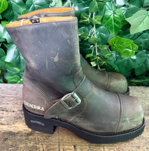 Afbeelding in Gallery-weergave laden, prachtige vintage plateau boots van Sendra maat 42