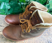 Afbeelding in Gallery-weergave laden, Bijna Nieuwe gevoerde boots van Panama Jack maat 43