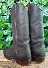 Afbeelding in Gallery-weergave laden, Bijna Nieuwe prachtige vintage laarzen van Sendra maat 42