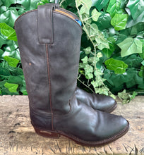 Afbeelding in Gallery-weergave laden, Bijna Nieuwe prachtige vintage laarzen van Sendra maat 42