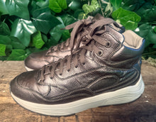 Afbeelding in Gallery-weergave laden, bijna Nieuwe hoge sneakers van Xsensible maat 41 (wijdte G )
