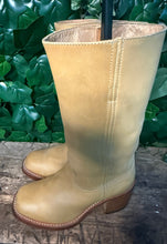 Afbeelding in Gallery-weergave laden, zo goed als nieuw vintage blokhak laars van Sendra maat 38