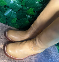 Afbeelding in Gallery-weergave laden, zo goed als nieuw vintage blokhak laars van Sendra maat 38