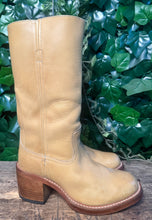 Afbeelding in Gallery-weergave laden, zo goed als nieuw vintage blokhak laars van Sendra maat 38
