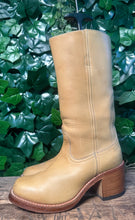 Afbeelding in Gallery-weergave laden, zo goed als nieuw vintage blokhak laars van Sendra maat 38