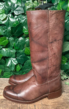 Afbeelding in Gallery-weergave laden, Nieuwe prachtige vintage hoge leren laarzen Sendra maat 41