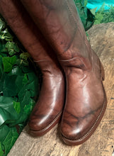 Afbeelding in Gallery-weergave laden, Nieuwe prachtige vintage hoge leren laarzen Sendra maat 41