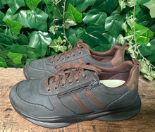 Afbeelding in Gallery-weergave laden, bijna Nieuwe sneakers van Xsensible maat 43 (wijdte HX)