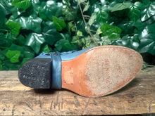 Afbeelding in Gallery-weergave laden, Bijna Nieuwe prachtige aparte laarzen van Sendra maat 39