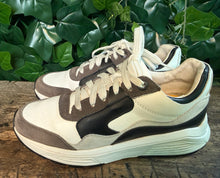 Afbeelding in Gallery-weergave laden, bijna Nieuwe prachtige sneakers Xsensible maat 39(wijdte GX)