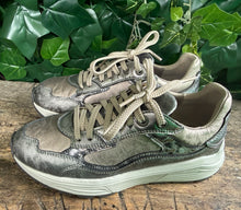 Afbeelding in Gallery-weergave laden, bijna Nieuwe prachtige sneakers Xsensible maat 37(wijdte G)