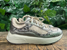 Afbeelding in Gallery-weergave laden, bijna Nieuwe prachtige sneakers Xsensible maat 37(wijdte G)
