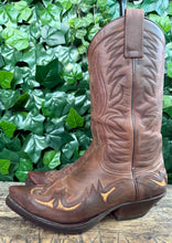 Afbeelding in Gallery-weergave laden, Bijna Nieuwe stoere laarzen van Sendra maat 42