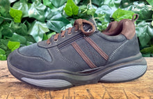 Afbeelding in Gallery-weergave laden, bijna Nieuwe sneakers van Xsensible maat 43 (wijdte HX)