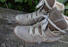 Afbeelding in Gallery-weergave laden, zo goed als nieuw hoge sneakers van Diesel maat 37