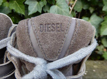 Afbeelding in Gallery-weergave laden, zo goed als nieuw hoge sneakers van Diesel maat 37