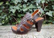 Afbeelding in Gallery-weergave laden, Nieuwe sandalen van Chie Mihara maat 36