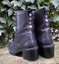 Afbeelding in Gallery-weergave laden, Zo goed als nieuw Laarsjes/boots van Zadig &amp; Voltaire maat 37