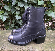 Afbeelding in Gallery-weergave laden, Zo goed als nieuw Laarsjes/boots van Zadig &amp; Voltaire maat 37