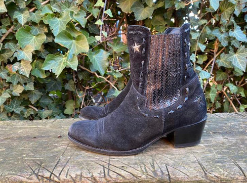 zo goed als nieuw laarsjes van sendra maat 38